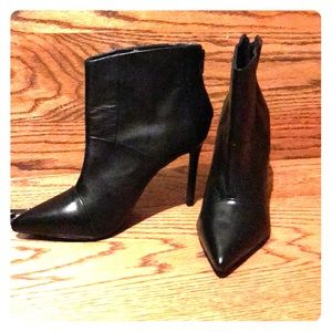 Black pointed toe bootie